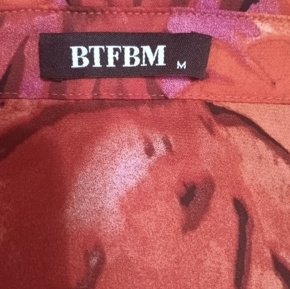 Red and Pink Puff Sleeve Blouse with Notched Collar - Picture 10 of 14